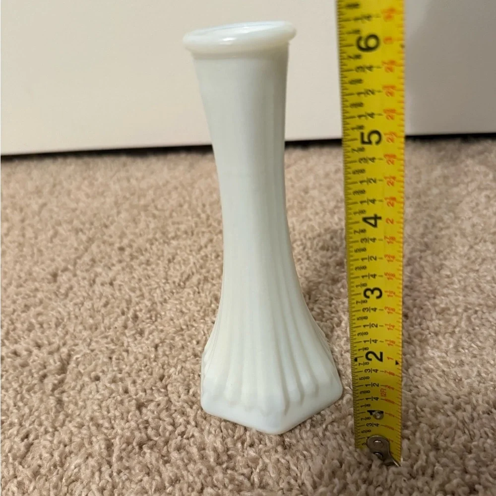 Elegant Thin White Ceramic Vase for Flowers Bouquet